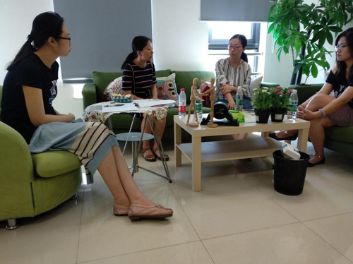 照片4:“职业化师生关系”探索小组 照片4:“职业化师生关系”探索小组